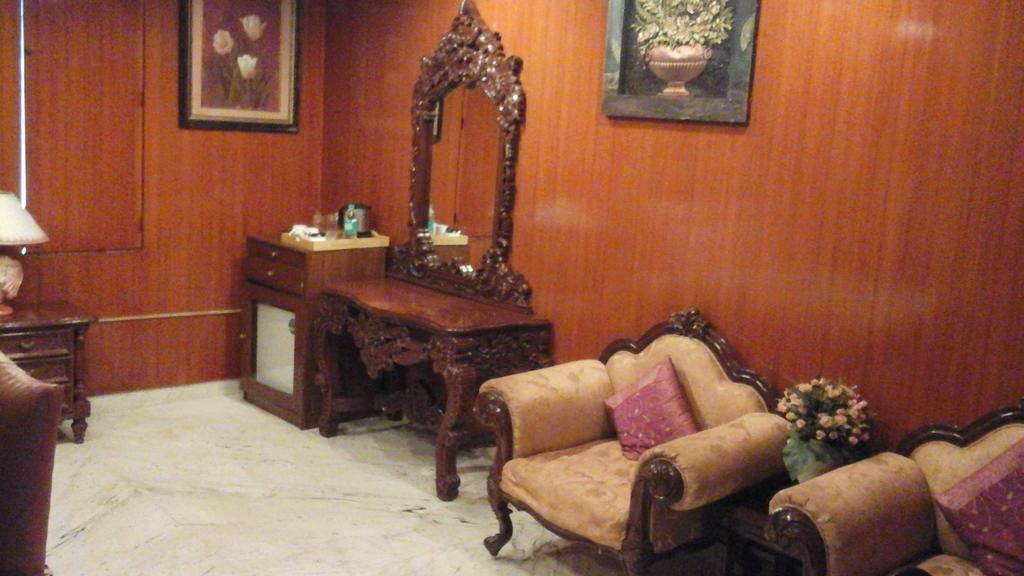העיר בנגלור Hotel Pigeon International מראה חיצוני תמונה